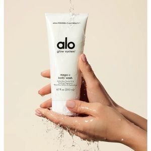 *BRAND NEW* Alo glow system mega c body wash